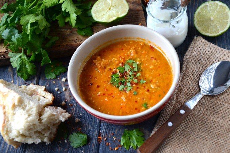 Soupe de lentilles aux tomates