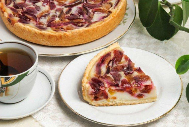 Shortcake au fromage cottage et aux prunes