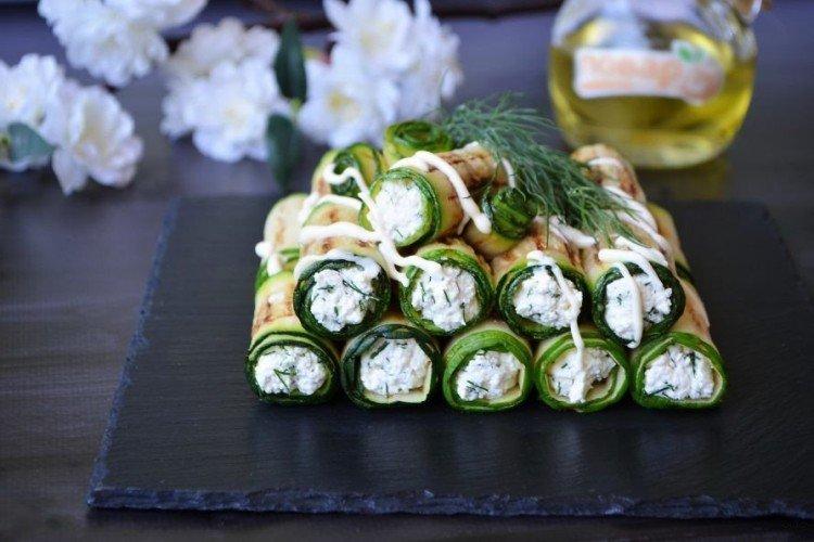 Rouleaux de courgettes au fromage cottage