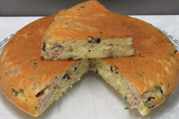 Tarte au poisson dans une poêle