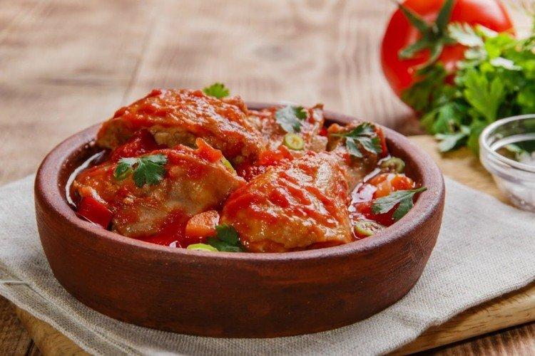 Chakhokhbili de poulet aux tomates