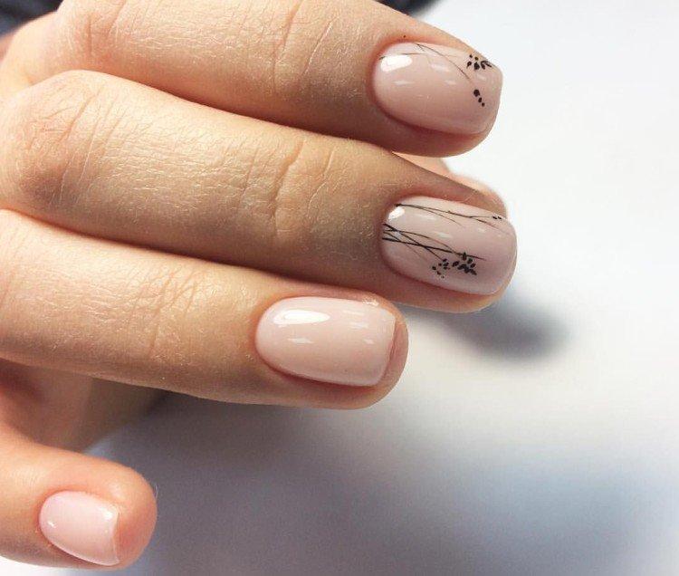 Dessins d'ongles minimalistes