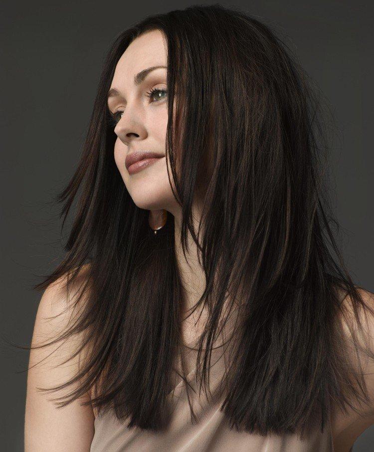 Coupe de cheveux en échelle - photos et idées