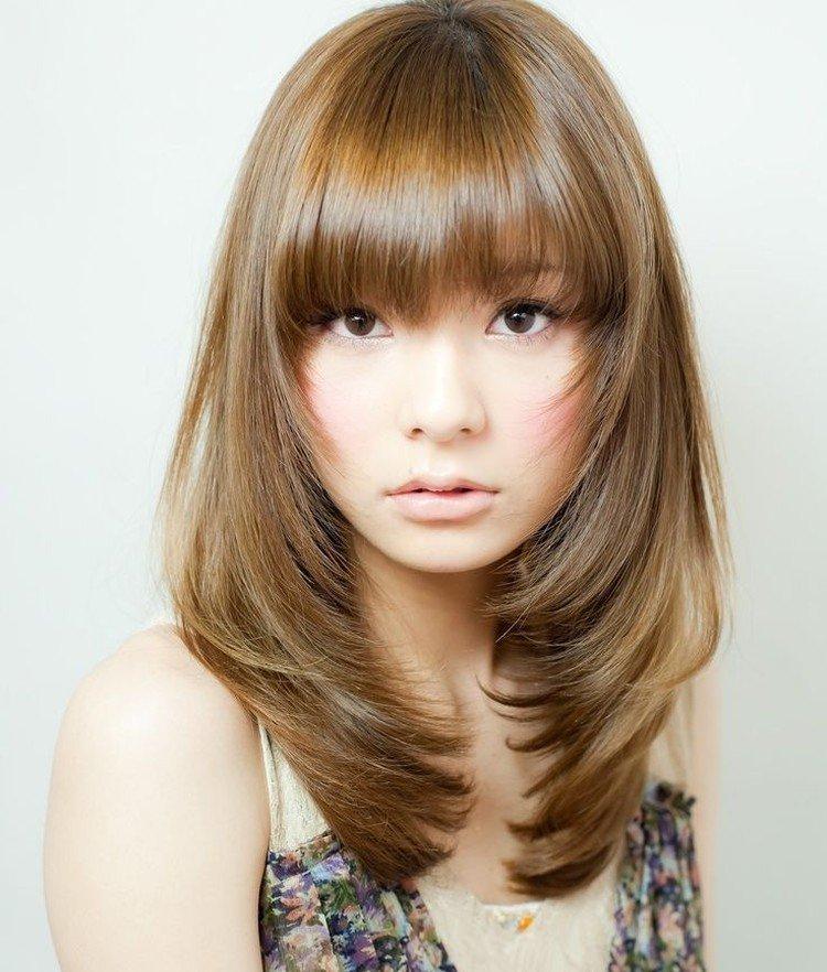 Coupe de cheveux en échelle - photos et idées