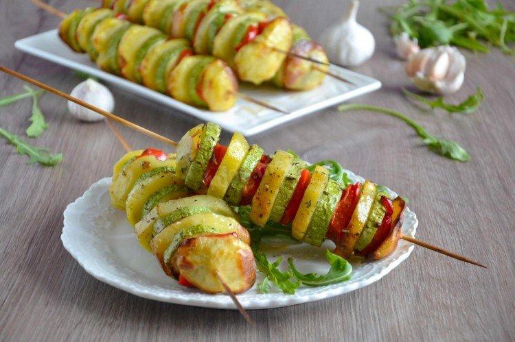 Brochettes de légumes en brochettes