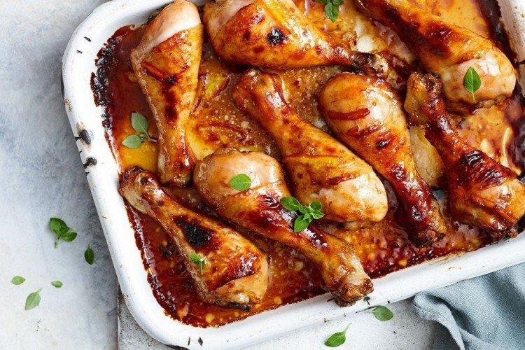 Cuisses de poulet en marinade tomate-vin