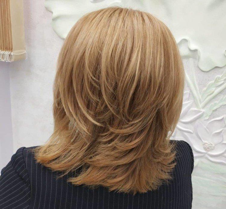 Coupe de cheveux en cascade - photos et idées