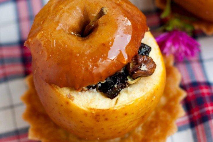 Pommes au four aux pruneaux