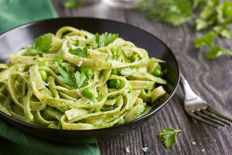 Fettuccine sauce pesto