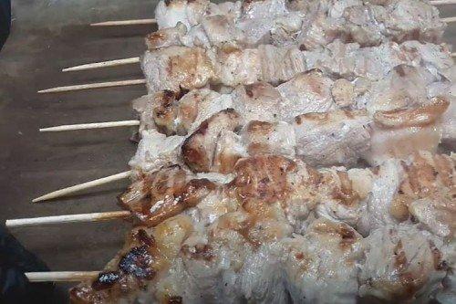 Brochettes de porc - une recette classique
