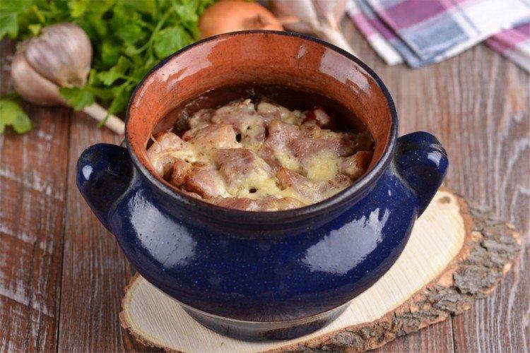 Porc à la crème sure en pots