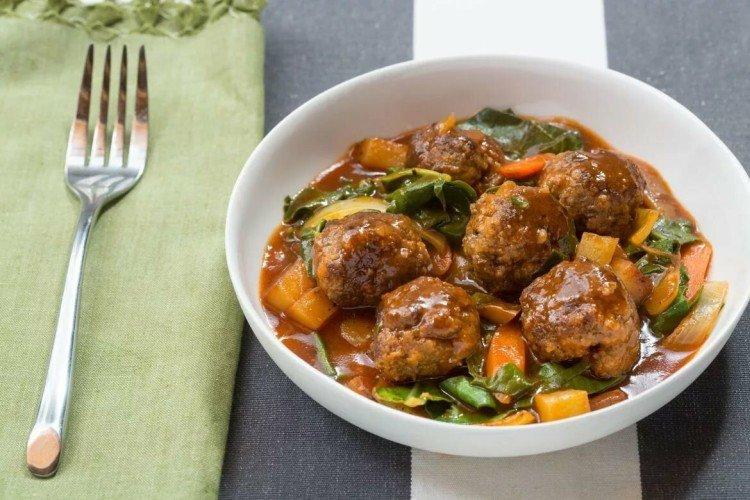 Boulettes de viande au jus de légumes