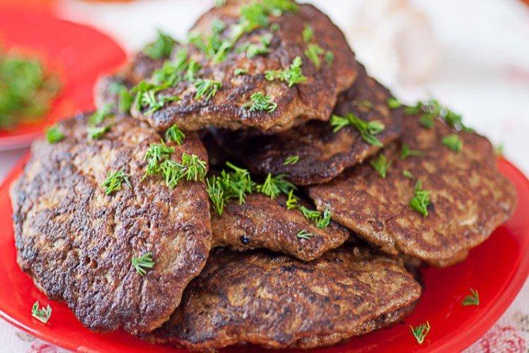 Crêpes de foie avec pommes de terre