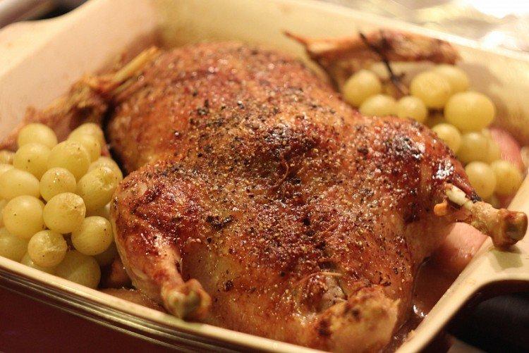 Canard aux raisins et au vin