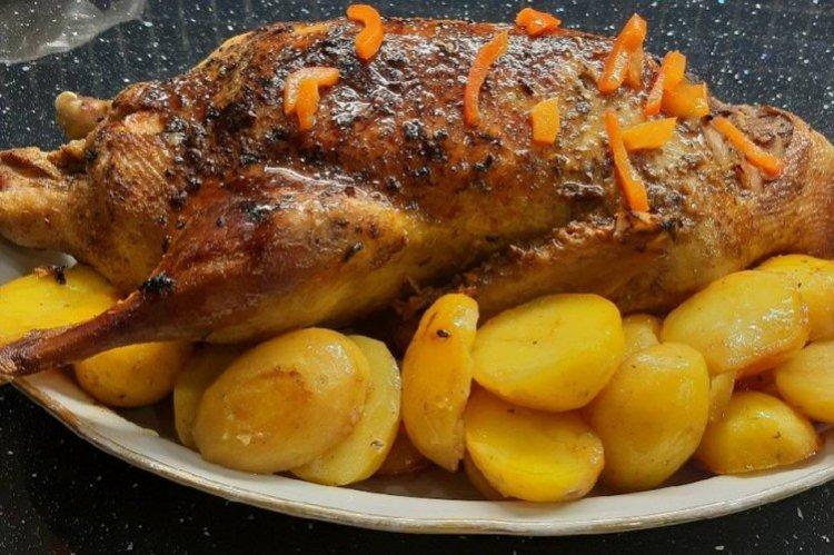 Canard aux pommes de terre au four