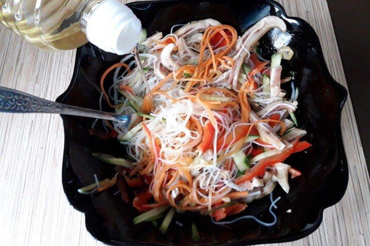 Funchose et salade de jambon