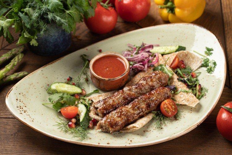 Lula kebab avec sauce