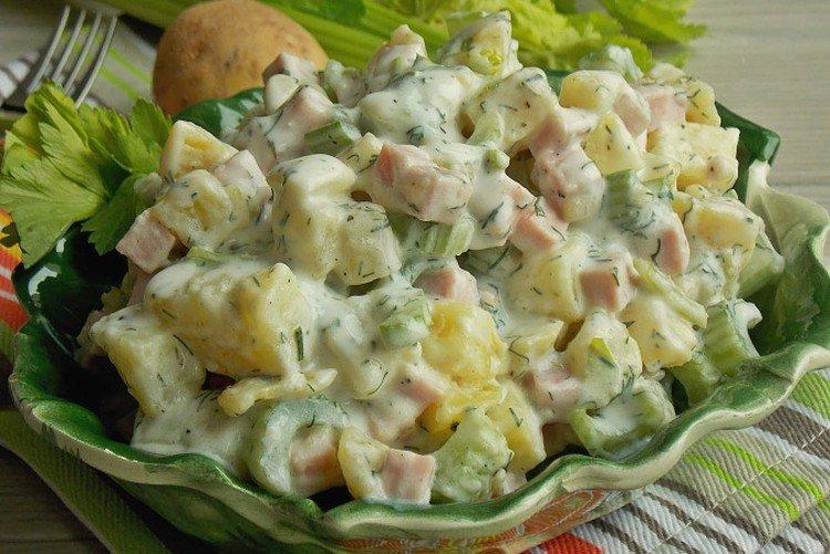 Salade de jambon, pommes de terre et fromage