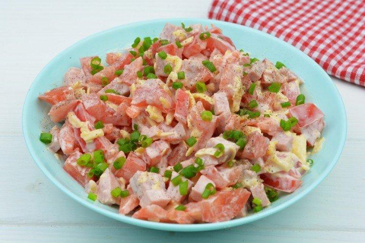 Salade de jambon, tomates et fromage