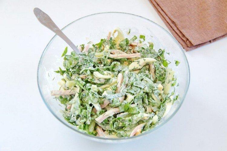 Salade aux épinards, oeufs et jambon