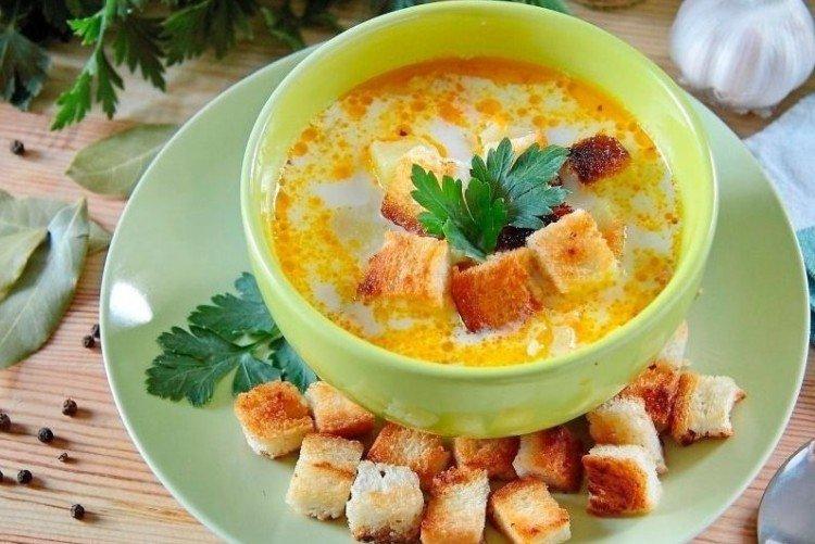 Soupe au fromage au poulet