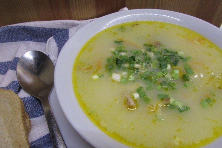 Soupe au fromage avec oeuf