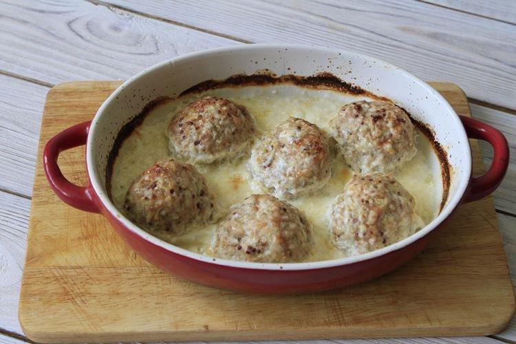 Émincé de hérissons avec riz et fromage