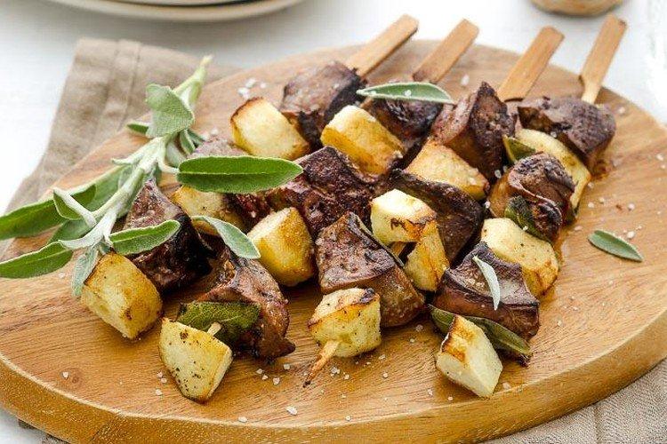 Brochettes de foie de dinde aux pommes