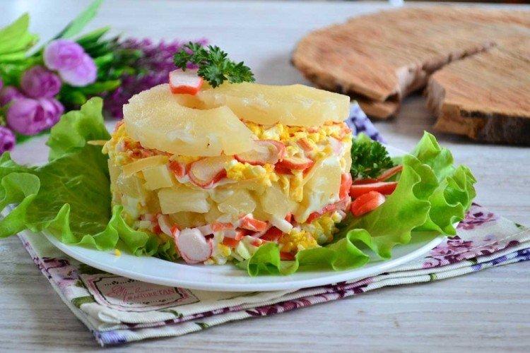 Salade de crabe à l'ananas