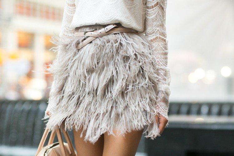 Jupes à plumes et franges