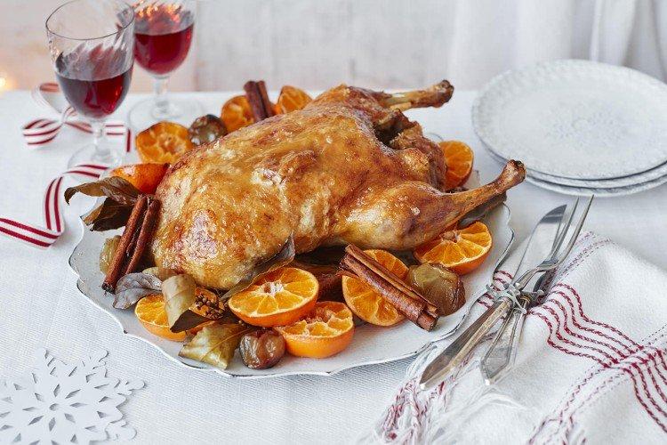 Canard rôti aux oranges dans la manche