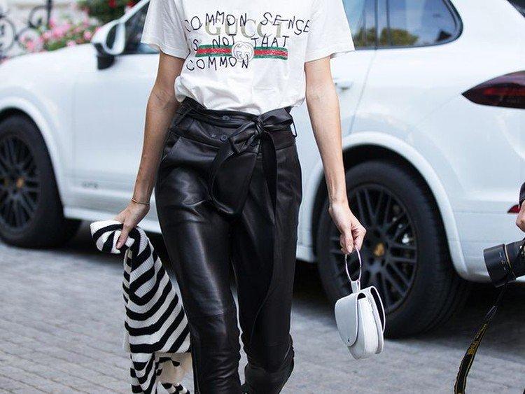 Pantalons et T-shirts en cuir imprimés