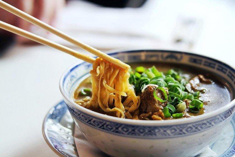 Soupe de nouilles au porc