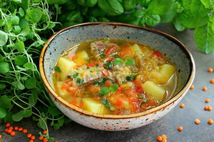 Soupe au porc et aux lentilles