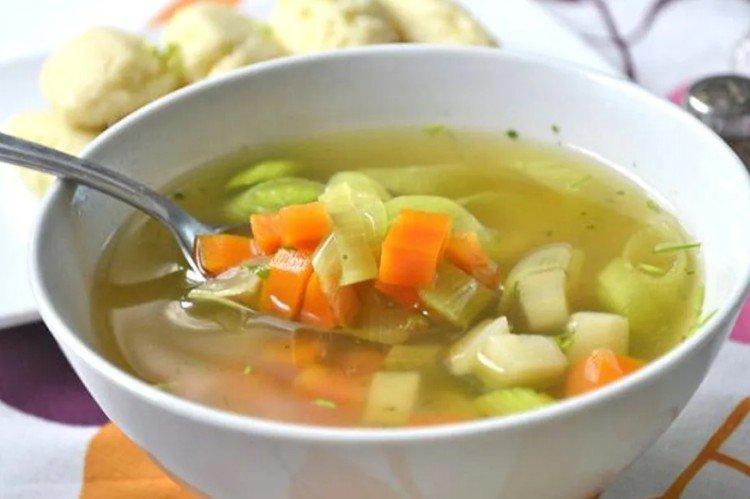 Soupe de dinde aux courgettes
