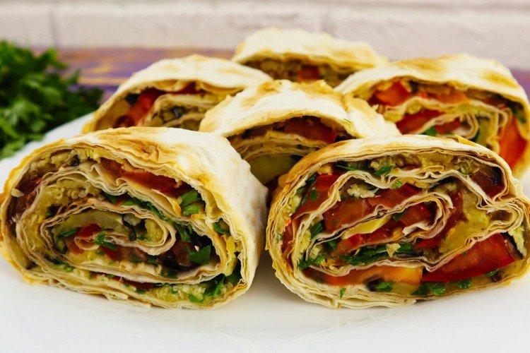 Rouleau de lavash aux aubergines