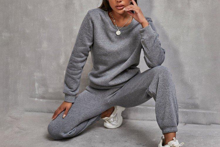 Survêtements pour femmes à la mode 2021 - photo