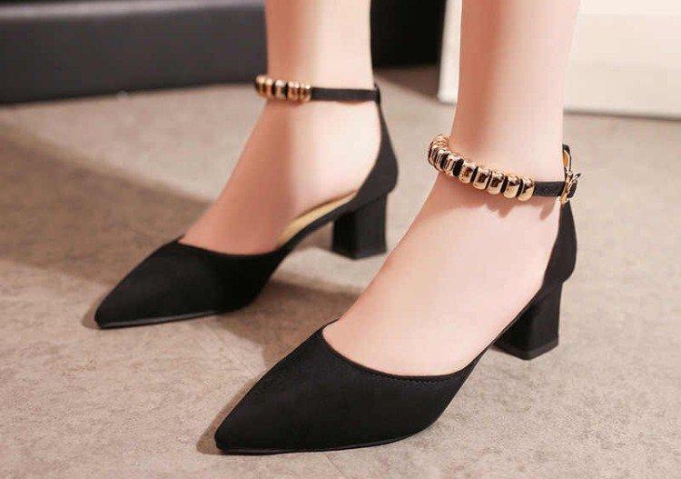 Chaussures pour femmes à la mode 2021 - photos et idées