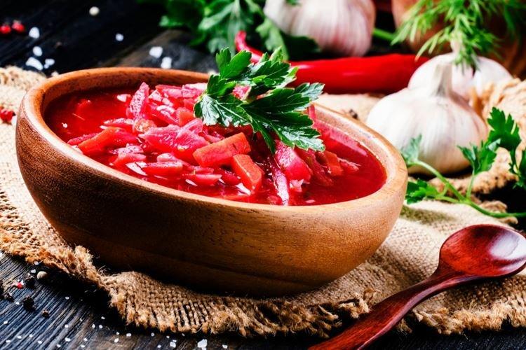 Bortsch ukrainien au bacon fumé