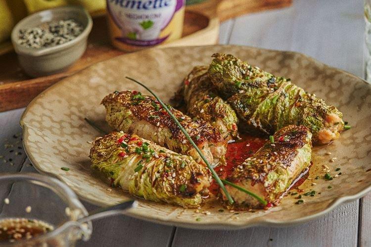 Rouleaux de chou au chou et aux raisins secs