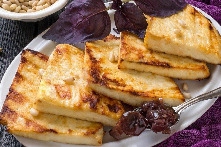 Fromage Adyghe sur le grill