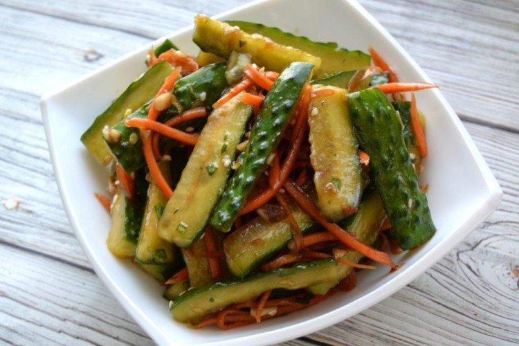 Concombres coréens aux carottes