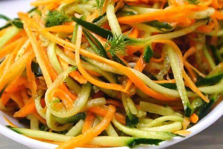 Concombres à la coréenne aux herbes