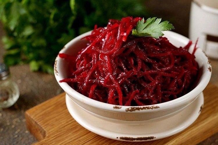 Salade de betteraves crues coréenne