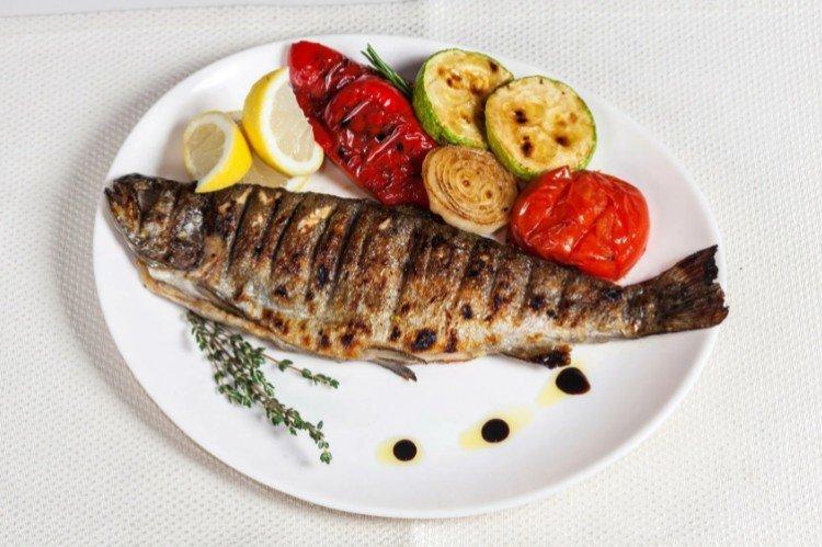Truite grillée aux légumes