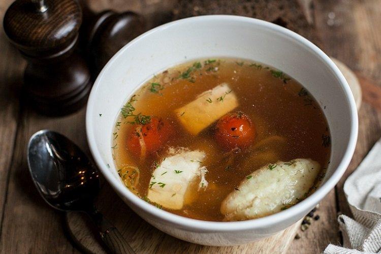 Ukha à la truite et aux champignons