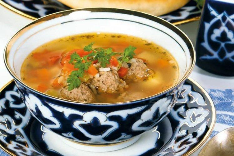 Shurpa aux boulettes d'agneau