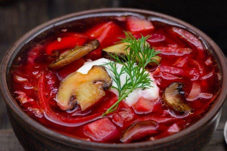 Bortsch froid aux champignons et pomme Bortsch froid aux champignons et pomme