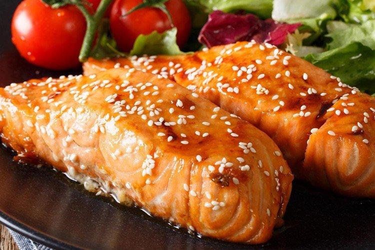 Poisson au four avec sauce soja et miel