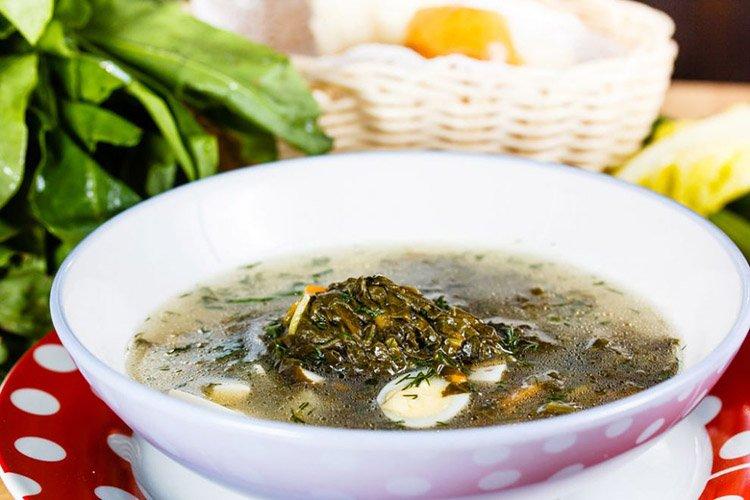 Bortsch vert aux boulettes de viande Bortsch vert aux boulettes de viande